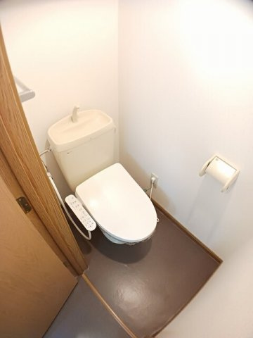 メゾンクレストのトイレ|清潔感のあるトイレです