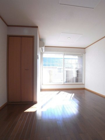 熊本市北区鶴羽田町のアパートの居間・リビング|リビングです