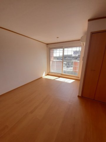 熊本市北区鶴羽田４丁目のアパートの居間・リビング|居間です
