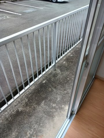 平國ハイツのバルコニー|暖かな日差しのふりそそぐバルコニー