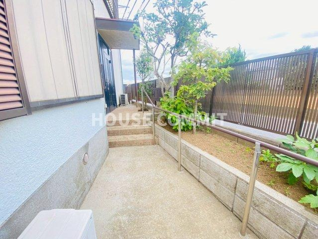 八街に　中古戸建のエントランス