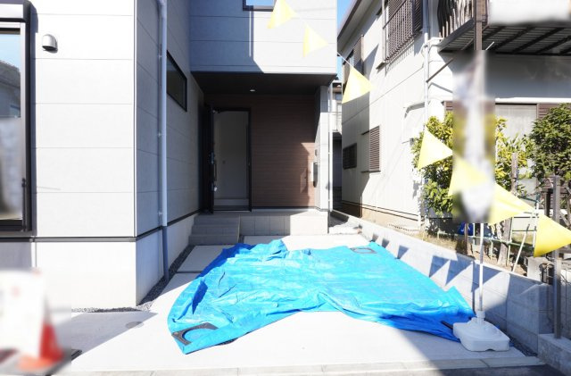草加市小山1丁目 新築分譲住宅の駐車場