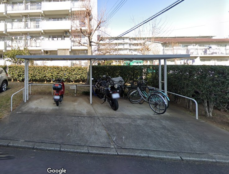 かわつる三芳野団地　20号棟の駐輪場