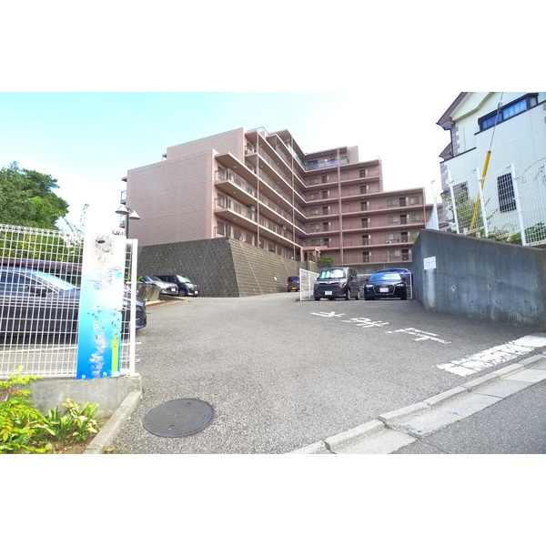 グランシャリオの駐車場