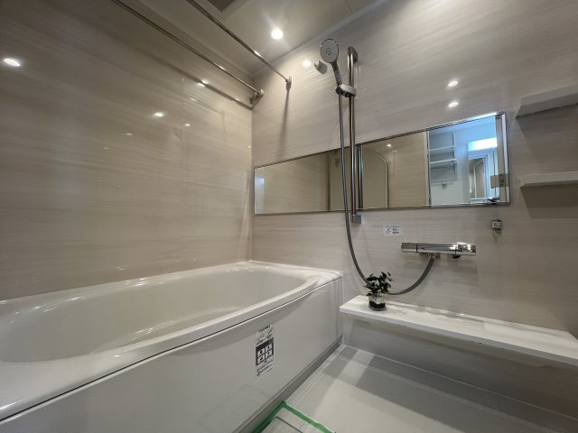 室内フルリノベの管理体制良好【横浜公園通り壱番館】の浴室|日々の暮らしに欠かせないお風呂です