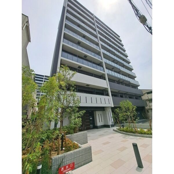 スプランティッド新大阪WESTの外観