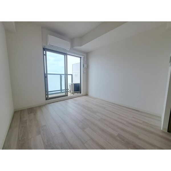 スプランティッド新大阪WESTの洋室