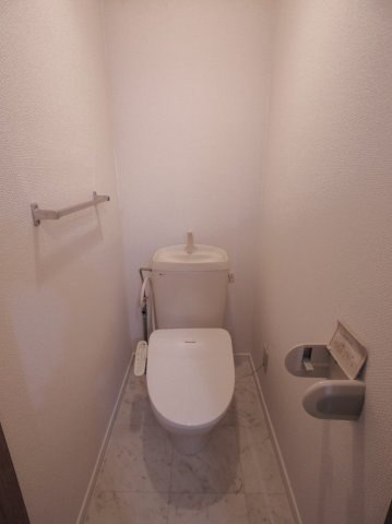 【トイレ】 | メゾンエスポワール | タオルかけついています！