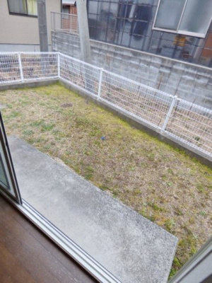 【庭】 | メゾンエスポワール | 専用庭付き。お子様の遊び場や物干し場など使い方色々♪