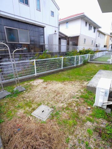 【庭】 | メゾンエスポワール | 専用庭付き。お子様の遊び場や物干し場など使い方色々♪