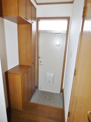 【玄関】 | メゾンエスポワール | シューズボックスは容量大。小物を置くスペースもありますよ！　