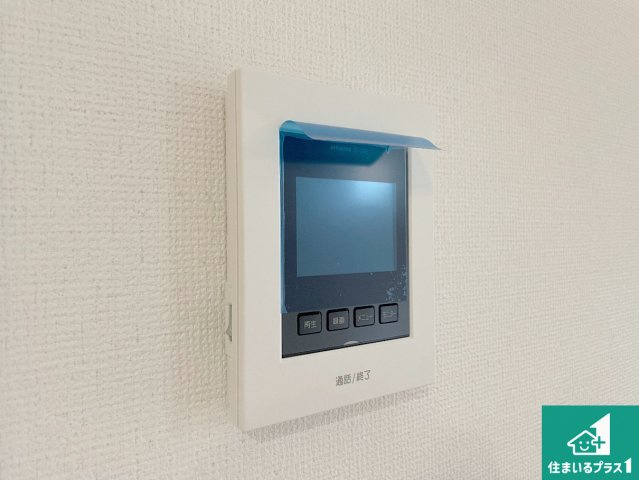 草津市上笠　第2期　新築一戸建ての防犯設備|カラーモニターインターホン！声だけでなく来訪者の姿や顔がモニターで確認できるので、小さなお子様がいらっしゃるご家庭でも安心できます！