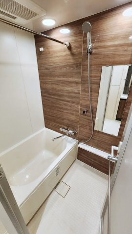 プライムメゾン大塚の玄関