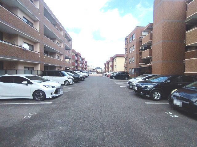 ネオグランデ鹿山 北館の駐車場|駐車場　ご都合のよろしい日時に現地をご案内させて頂きます！是非、お問い合わせお待ちしております!!