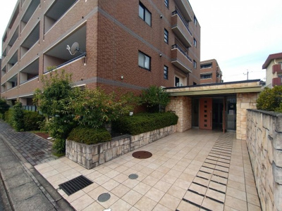  | ネオグランデ鹿山 北館 | エントランス　ご都合のよろしい日時に現地をご案内させて頂きます！是非、お問い合わせお待ちしております!!