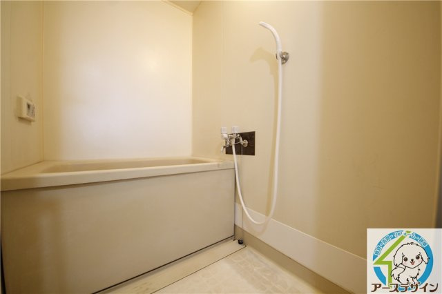 ロイヤルメゾン富士の浴室