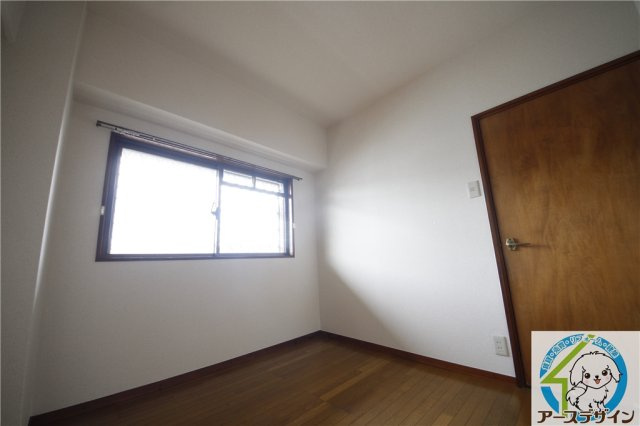 ロイヤルメゾン富士の洋室