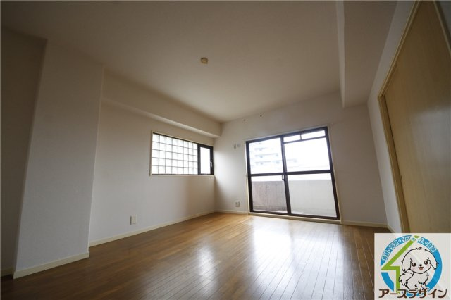 ロイヤルメゾン富士の居間・リビング