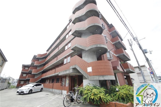 ロイヤルメゾン富士の外観