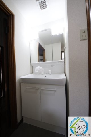 ロイヤルメゾン富士の独立洗面台