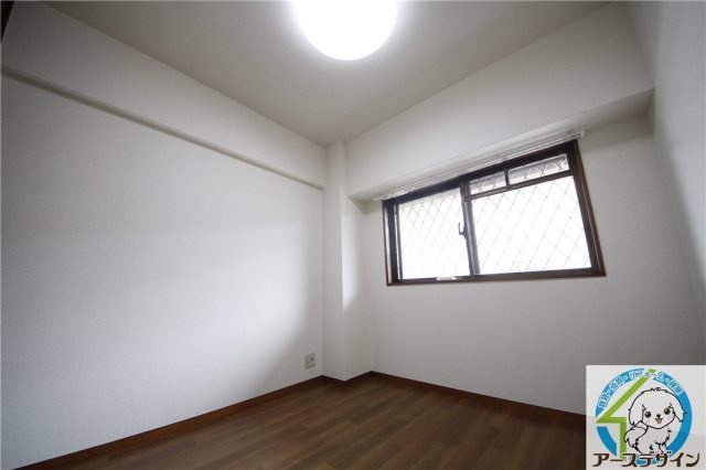 ロイヤルメゾン富士の洋室