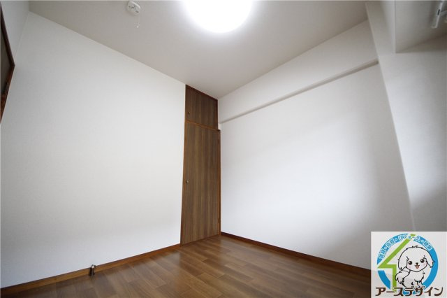 ロイヤルメゾン富士の洋室