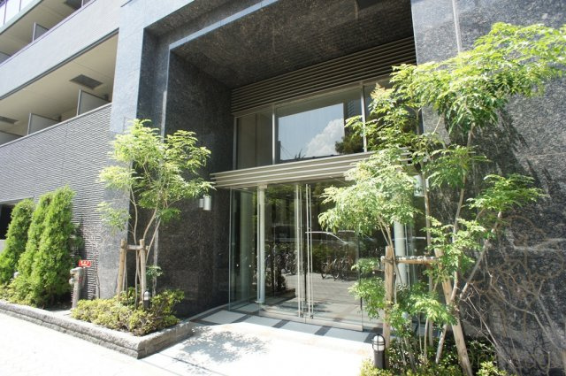 クレストフォルム大阪天満橋のエントランス