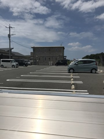 グランディールの駐車場|駐車場完備です