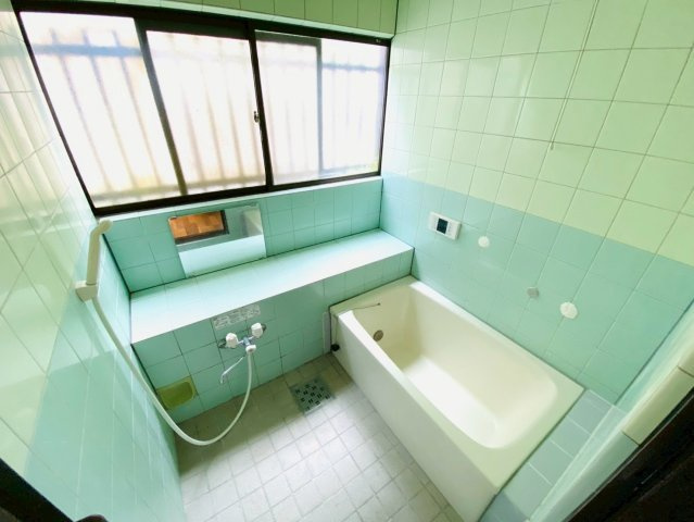 印旛郡酒々井町酒々井中古戸建の浴室