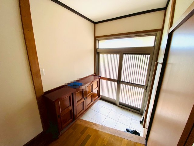 印旛郡酒々井町酒々井中古戸建の玄関