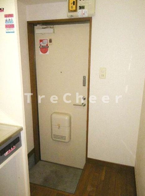 リトルアイランドA棟の玄関