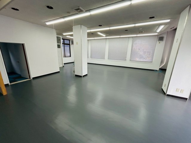 ピアノビルの内装