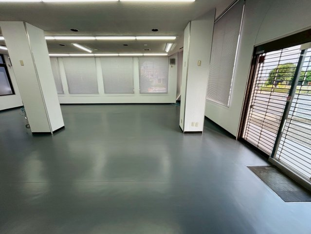 ピアノビルの内装