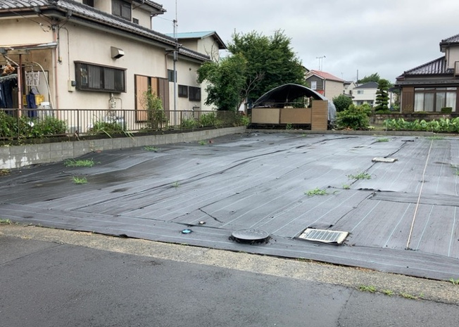 【外観】 | 隣家の土地はどうなっているのか、生活利便施設が近くにあるのか、学校まで近いかなど、お客様のライフスタイルにあわせたイメージが重要です。また、近くにあると困る施設が近くにないかも確認するといいでしょう。