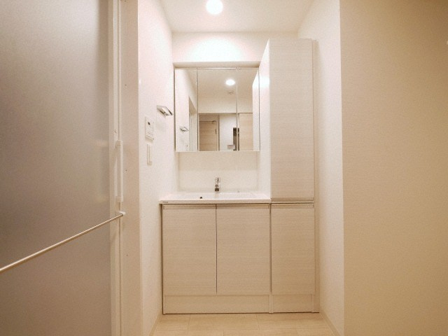 Residence Tresor Dieuの独立洗面台