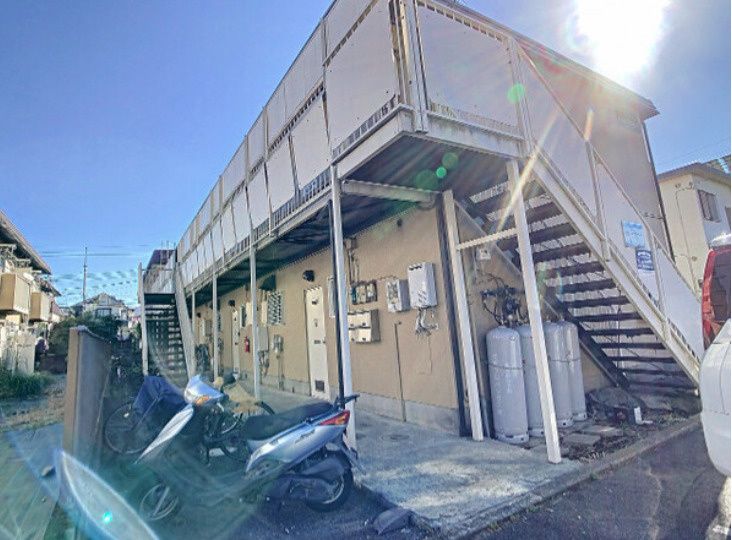 第二フラワーハイツの外観