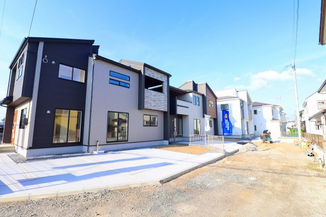 新築戸建・建売　郡山市台新二丁目　BLOOMING GARDEN　全3棟の前面道路含む現地写真