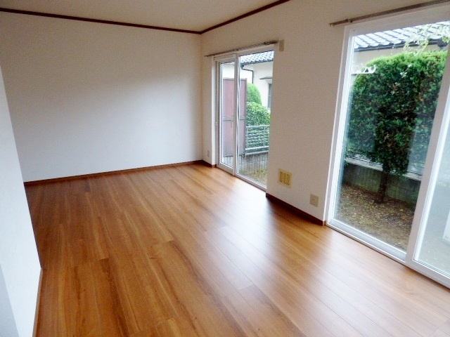 ソレイユ新見の居間・リビング