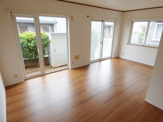 ソレイユ新見の居間・リビング