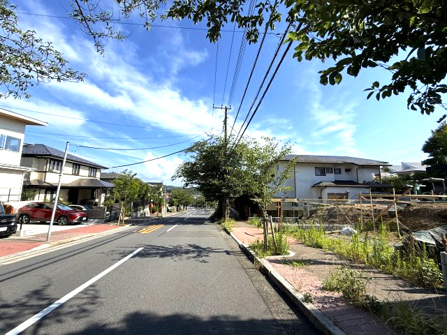 鎌倉逗子ハイランド分譲地内　新築住宅の前面道路含む現地写真|前面道路