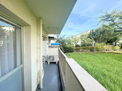 【バルコニー】 | 左近山団地5街区9号棟 | ◆日当たり良好なバルコニー！毎日のお洗濯にも嬉しいですね！