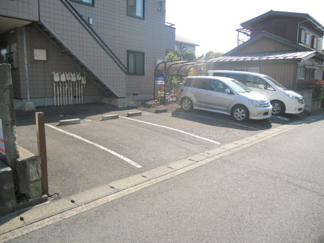 ルーチエの駐車場|敷地内駐車場