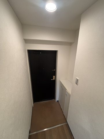 フジマンション末広の玄関