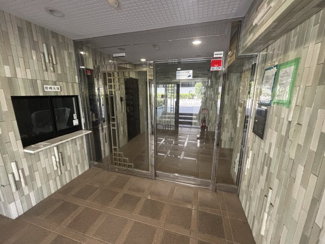 フジマンション末広のエントランス