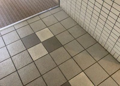 【設備】 | コスモさがみ野 | エントランス付近に設置されている集合ポストは、住んでいる部屋と離れているため、ポストをあさるなど誰かに何かされていても被害に気づきにくいです。入居する時には他人に特定されにくい番号で鍵をかけましょう！