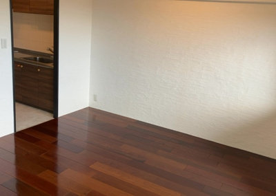 【キッチン】 | コスモさがみ野 | L型アイランドタイプは、キッチンからダイニングにもリビングにも目が行き届くので、とても使いやすい配置です。L字型独立タイプは、キッチンを独立させてるためLDKというよりもLDといった様なイメージです。