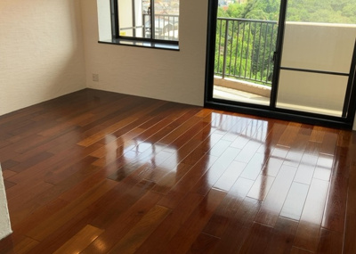 【居間・リビング】 | コスモさがみ野 | リビングの間取りの種類は大きくわけてリビングとダイニングが別になっているタイプ、リビングダイニング一体型です。どちらも一長一短ですので、家を選ぶ時はその両面をチェックして決めるようにしましょう。