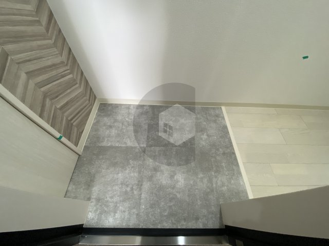 クリエオーレ大蓮東2の玄関