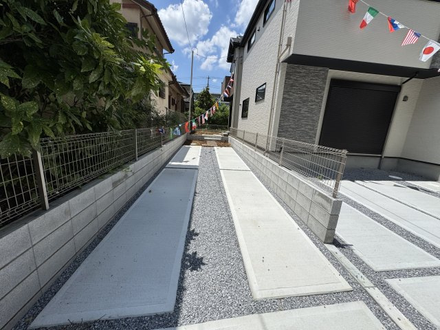 松戸市常盤平２丁目新築戸建【常盤平第三小学校：10分】の駐車場|1号棟駐車スペース・縦列2台駐車可