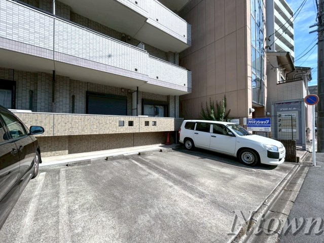 【駐車場】 | ボヌール新栄 | カースペースがあります